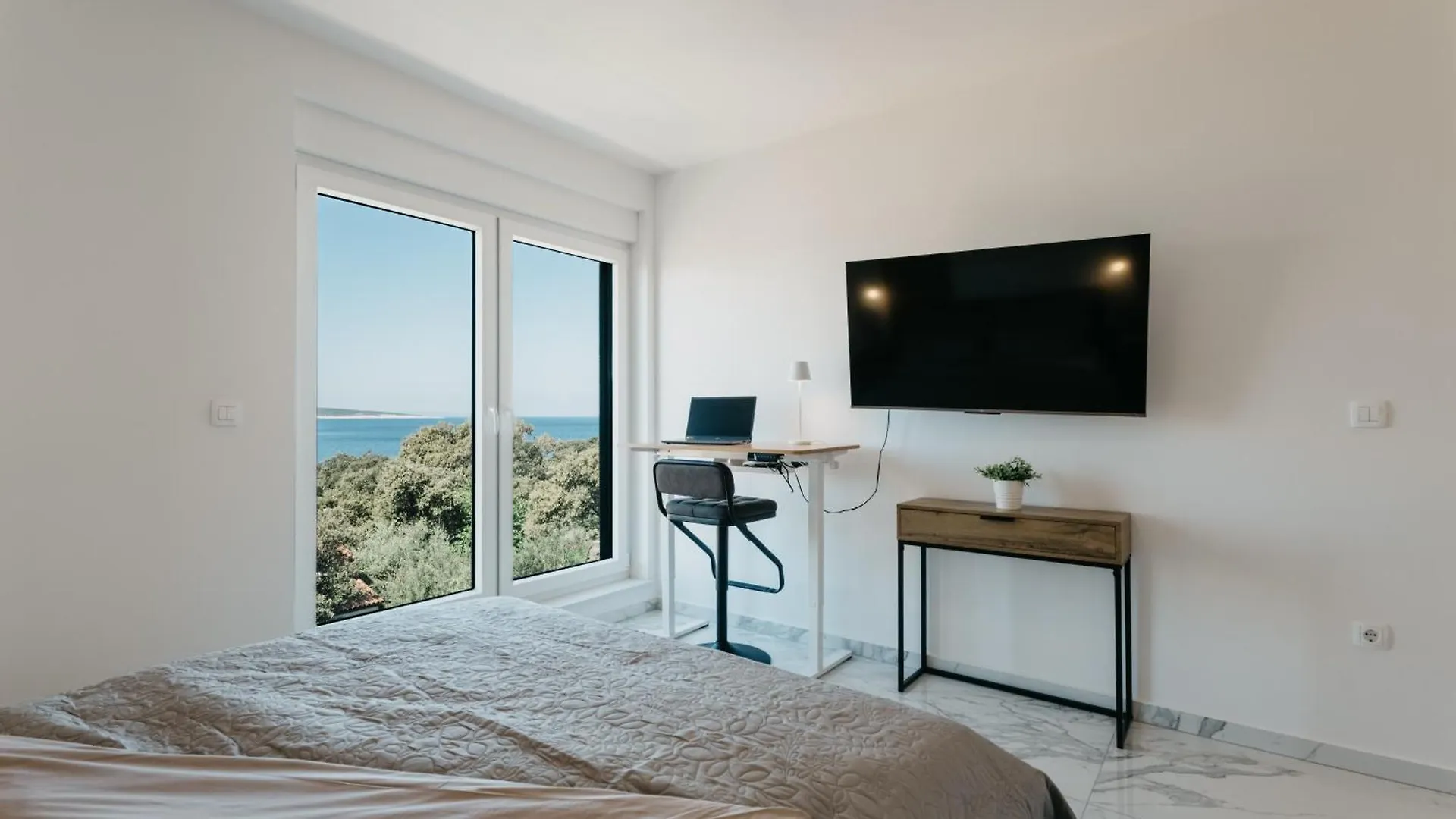 Lili Rose Mandre - Exclusive Family Apartments With Sea View, Just Steps From Beach 0*,  Κροατία
