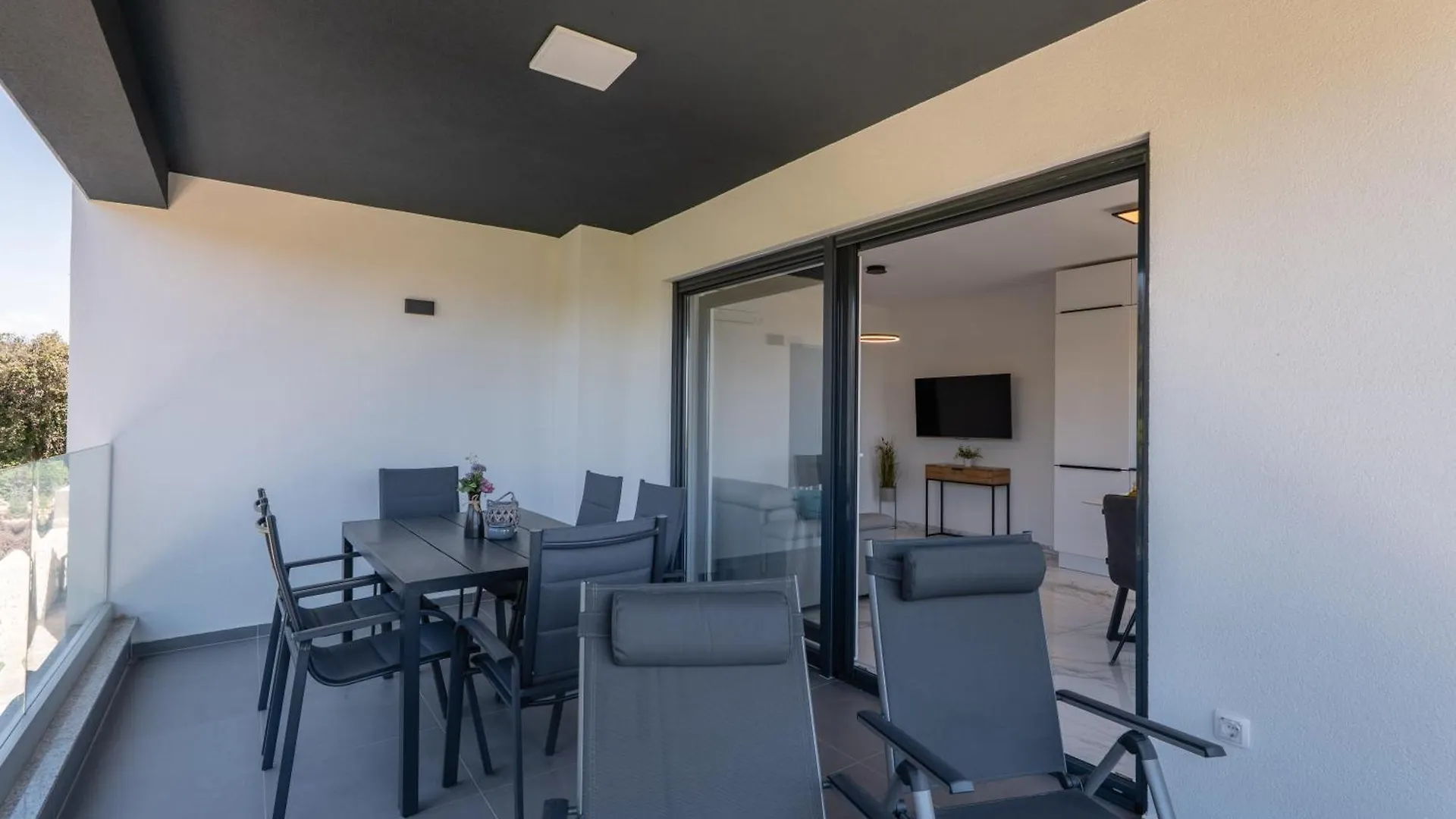 Lili Rose Mandre - Exclusive Family Apartments With Sea View, Just Steps From Beach Κροατία