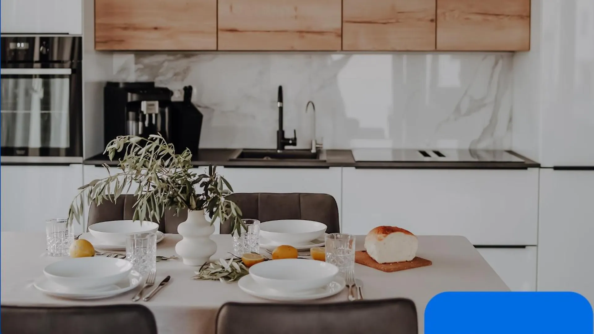 הקונטקטים של Lili Rose Mandre - Exclusive Family Apartments With Sea View, Just Steps From Beach